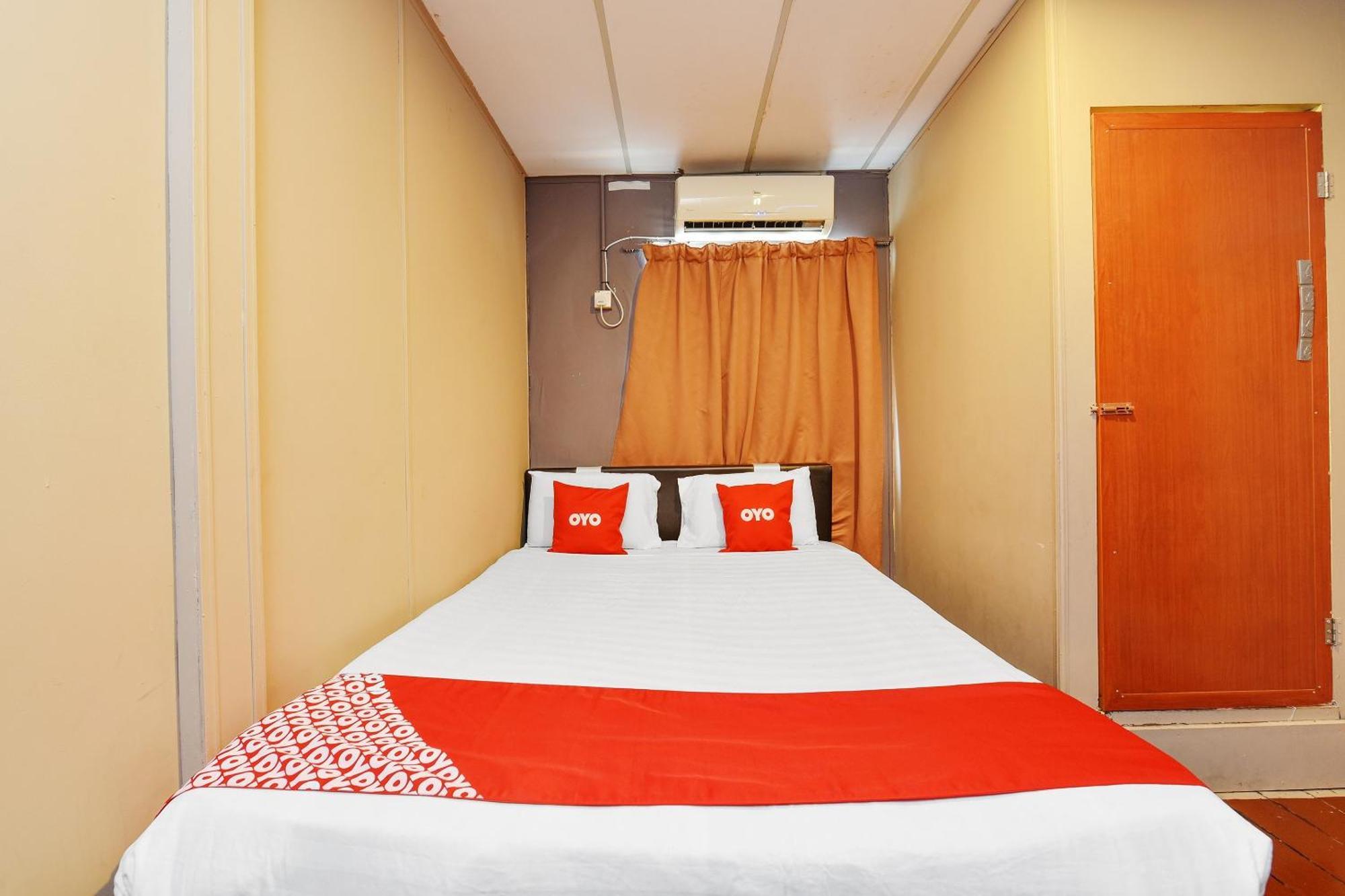 Oyo 90627 Pulau Ketam Inn Klang Exterior foto